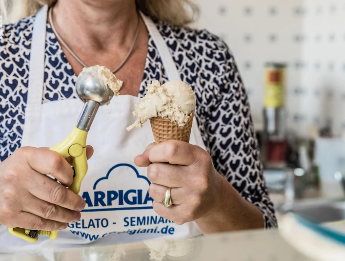 Eis-Cafe-Bar-Heiken-Juist-Eis.jpg Eis-Cafe-Bar-Heiken-Juist-Eis