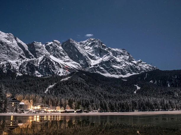 Eibsee Hotel im Winter Eibsee Hotel im Winter