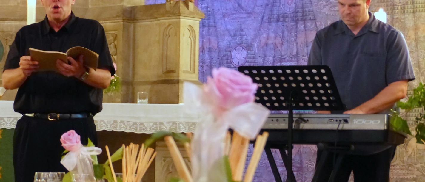 Bibel Orgel Wein (002).JPG