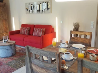 Wohnbereich mit Schlafsofa