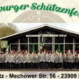 Ratzeburger Schützengilde.jpg Mitglieder der Ratzeburger Schützengilde stehen vor ihrem Gebäude
