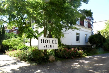 Hotel Silke - Einfahrt
