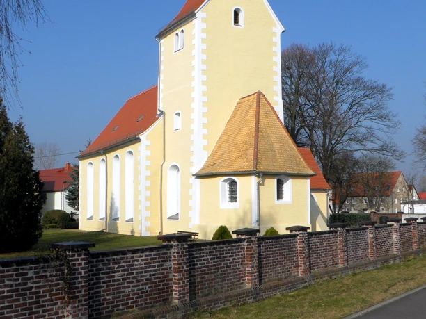 Kościół Deuben 2 Zdjęcie G.Geißler.jpg