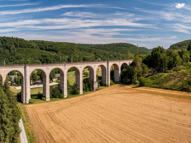 Altenbeken-kleinesViadukt-Teutoburger-Wald-Tourismus-Patrick-Gawandtka-058-CC-BY-SA.jpg Aussicht auf kleines Viadukt Altenbeken
