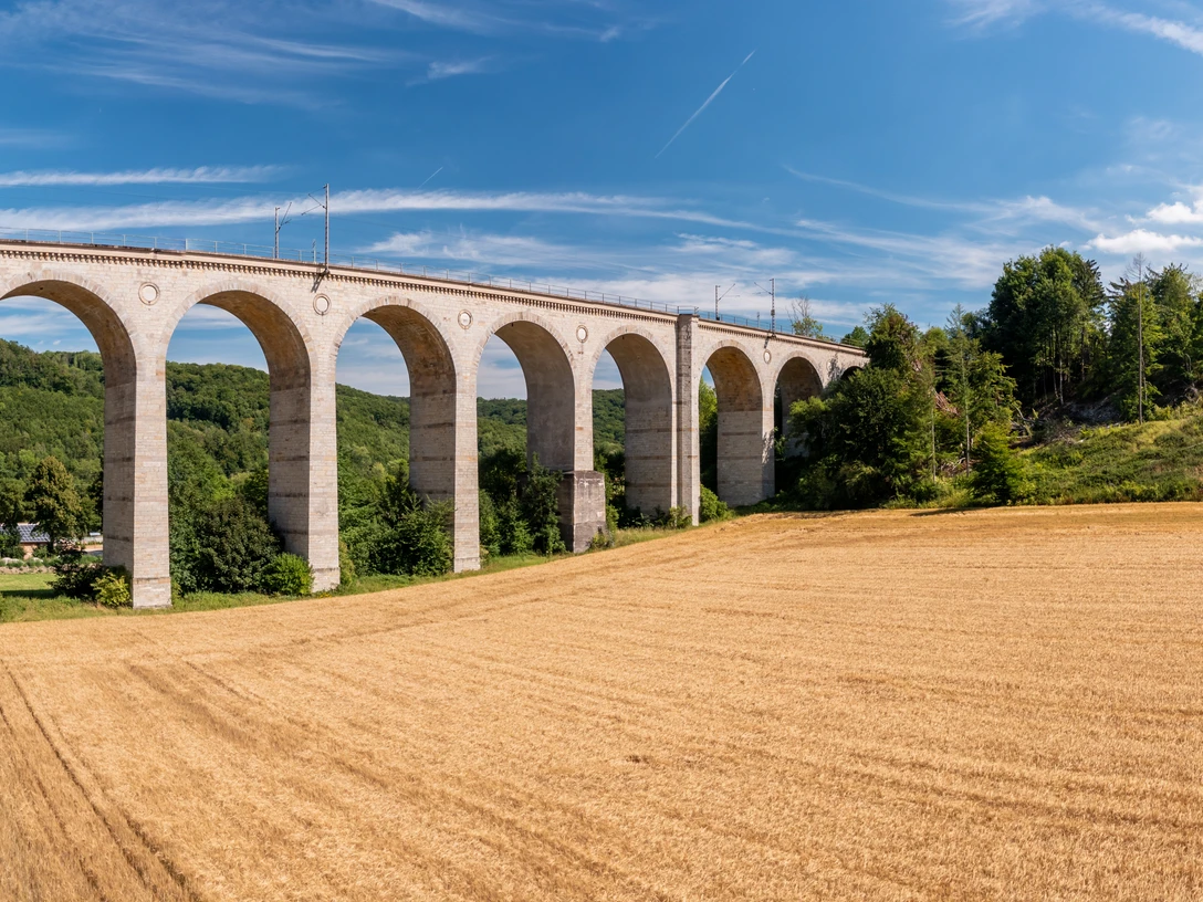 Altenbeken-kleinesViadukt-Teutoburger-Wald-Tourismus-Patrick-Gawandtka-060-CC-BY-SA.jpg Aussicht auf kleines Viadukt Altenbeken
