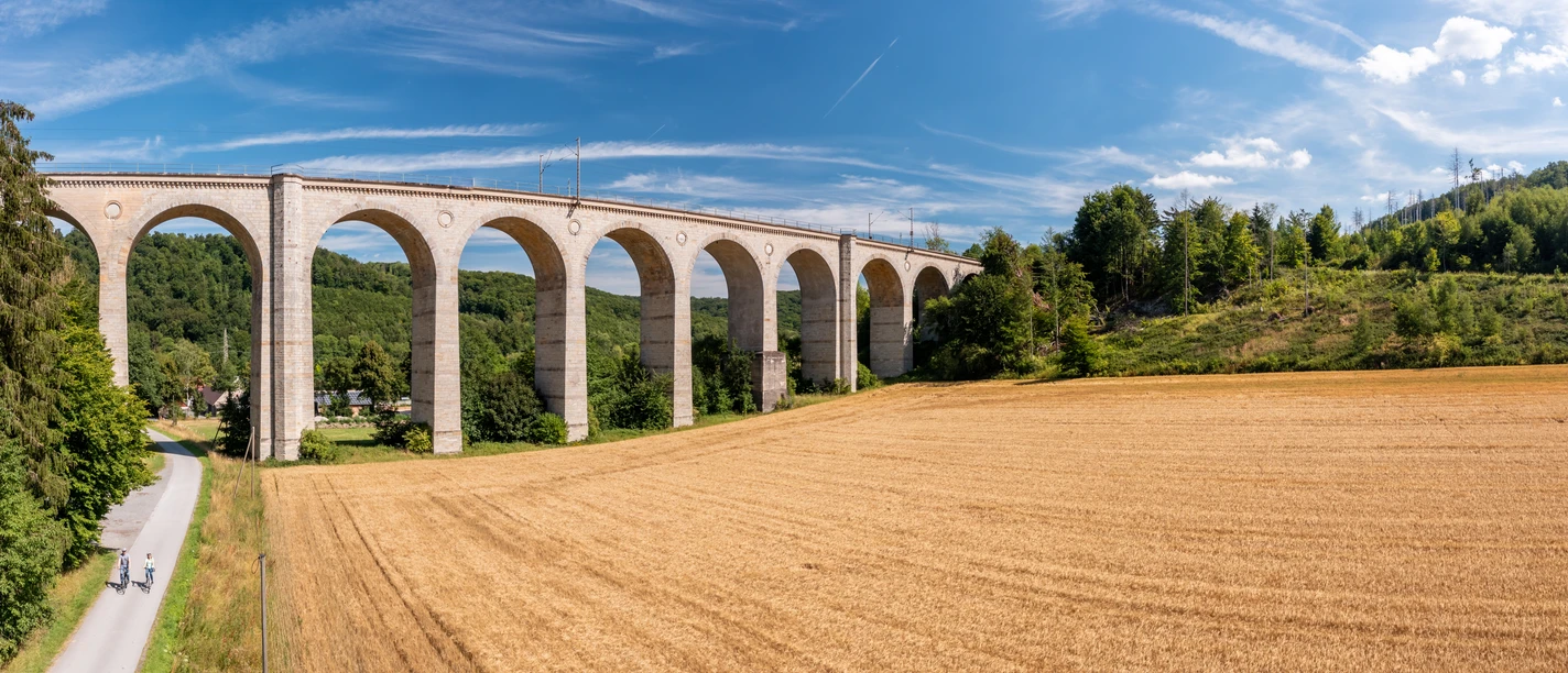 Altenbeken-kleinesViadukt-Teutoburger-Wald-Tourismus-Patrick-Gawandtka-060-CC-BY-SA.jpg Aussicht auf kleines Viadukt Altenbeken