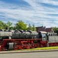 Altenbeken-Lokomotive-044er-Teutoburger-Wald-Tourismus-Patrick-Gawandtka-031-CC-BY-SA.jpg Blick auf Lokomotive in Altenbeken