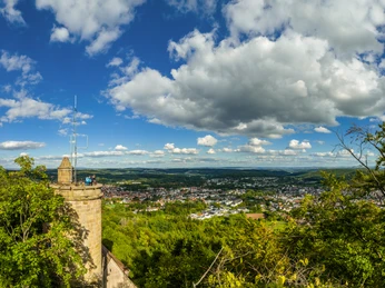 Bad Driburg-Kaiser-Karls-Turm-Teutoburger-Wald-Tourismus-D-Ketz-073-CC-BY-SA.jpg Blick auf Bad Driburg Kaiser Karls Turm