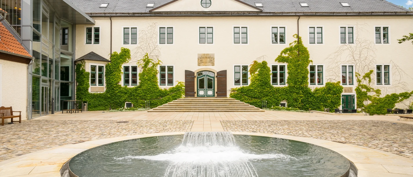 Espelkamp-Schloss Benkhausen-Teutoburger-Wald-Tourismus-D-Ketz-080-CC-BY-SA.jpg Espelkamp - Schloss Benkhausen