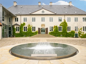 Espelkamp-Schloss Benkhausen-Teutoburger-Wald-Tourismus-D-Ketz-080-CC-BY-SA.jpg Espelkamp - Schloss Benkhausen