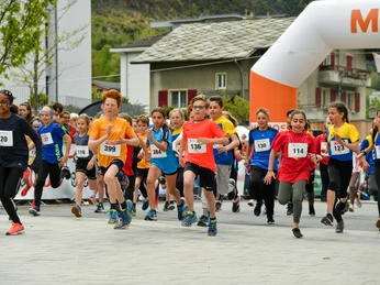 Stadtlauf Brig-Glis, 23.4.2022, 2022, (c)alphafoto.com Stadtlauf Brig-Glis, 23.4.2022, 2022, (c)alphafoto.com