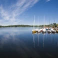 Losheimer Stausee mit Segelhafen