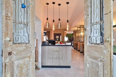 jumas-restaurant-bad-zwischenahn-eingang.jpg