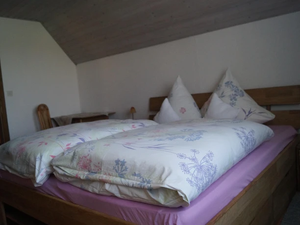 Schlafzimmer 1