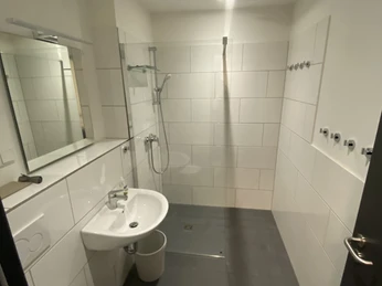 appelbude_badezimmer.jpg Badezimmer mit DuscheBathroom with shower