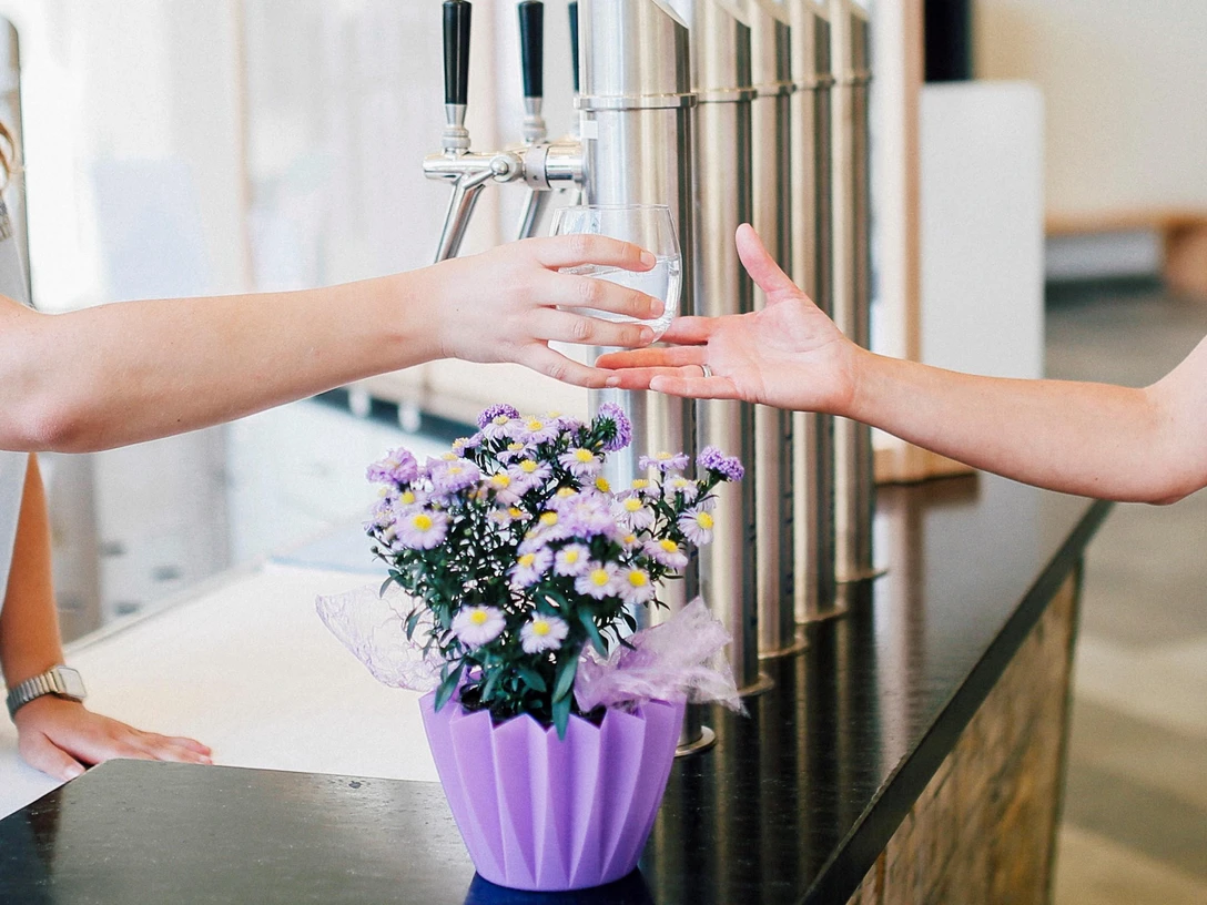 Trinkbrunnenausschank in Wandelhalle