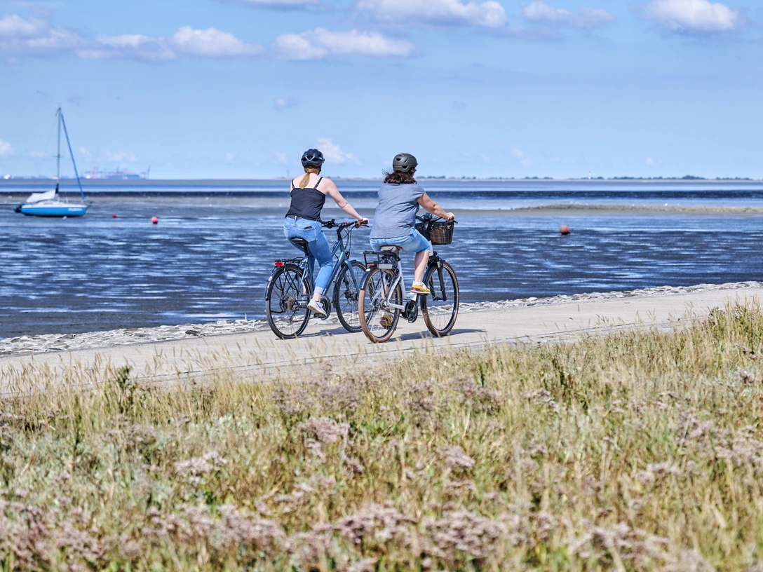 Radfahrerinnen in Sehestedt_Florian Trykowski