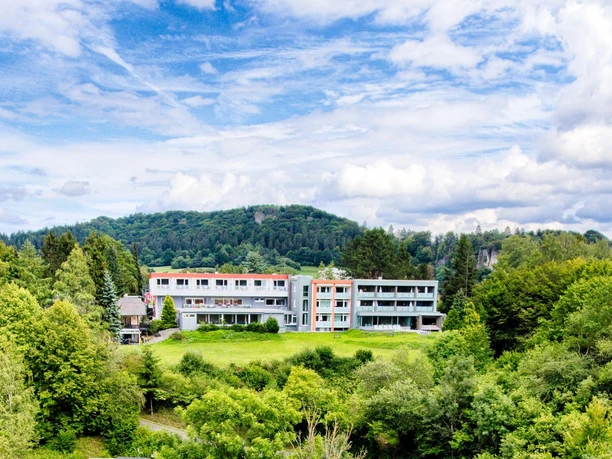 Außenansicht Seehotel am Stausee