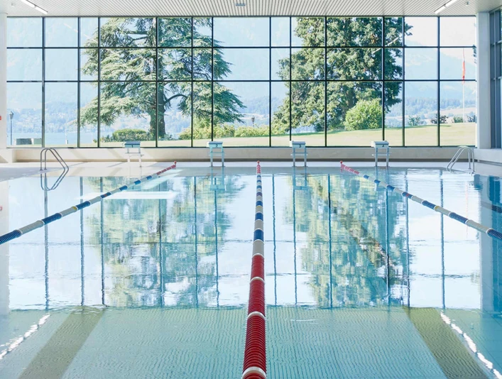 oberhofen-fitnesspark-hallenbad-pool-schwimmbahnen-aussicht.jpg