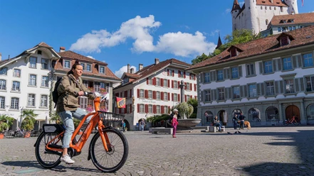 thun-bike-donkey-republic-rathausplatz-burg.jpg