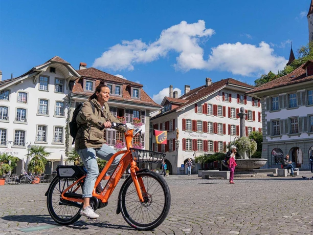thun-bike-donkey-republic-rathausplatz-burg.jpg