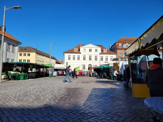 Wochenmarkt1_Silvana Dust_28.02.2023.jpg
