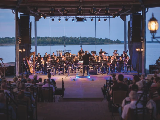 Biedermeierstrand Sächsische Bläserphilharmonie © Haynaer Strandverein e.V..jpg