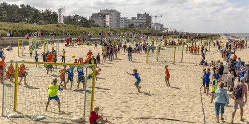 beachhandball-kinder-hvnb-sparkassen-beacharena-nordseeheilbad-cuxhaven-adelmann.jpg