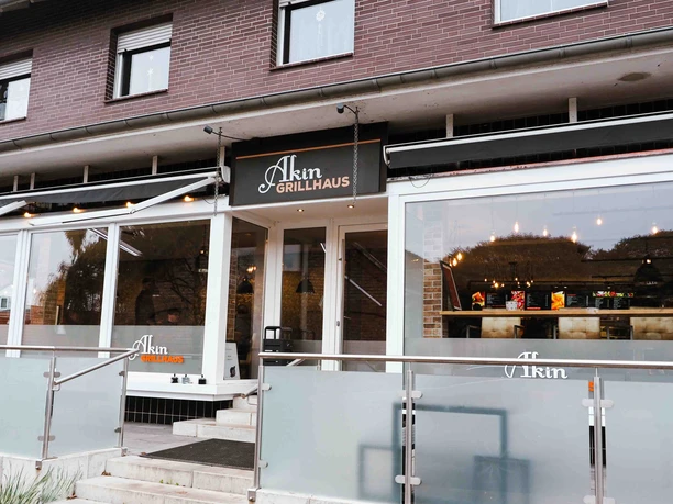 Grillhaus Akin exterior view