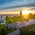 Bielefeld-Sparrenburg-Teutoburger-Wald-Tourismus-D-Ketz-014.jpg Blick auf die Veste Oberhaus in Passau bei Sonnenuntergang, mit historischen Mauern und üppigem Grün.
