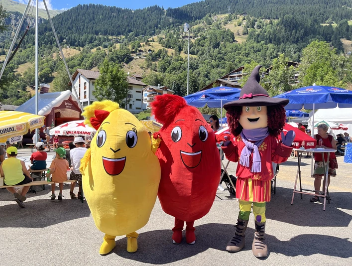 Vero zusammen mit Rekalino und Rekalino am Hexenbesen Open Air