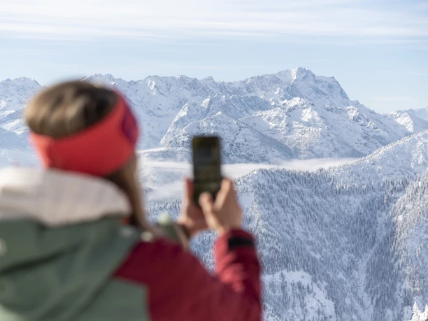 Blick von Laber Bergstation Skigebiet Laber Oberammergau Naturpark Ammergauer Alpen