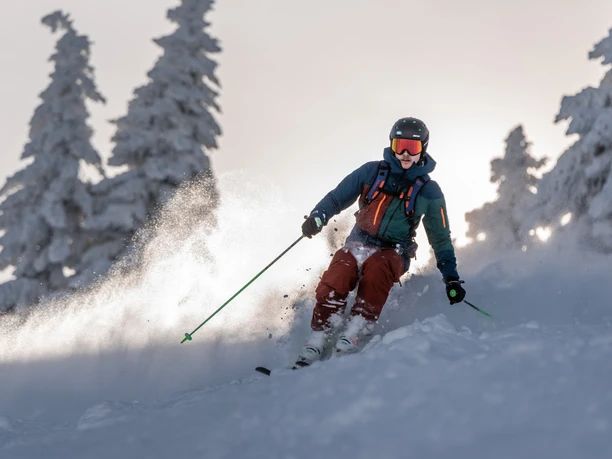 Tiefschnee Abfahrt Laber Skigebiet Laber Oberammergau Naturpark Ammergauer Alpen