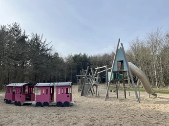 Spielplatz Südwäldchen Eisenbahn und Rutschenturm