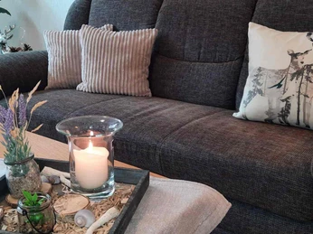 Ferienwohnungen am Birkenweg in Braunlage - Wohnzimmer mit Sofa Ferienwohnungen am Birkenweg in Braunlage - Wohnzimmer mit Sofa