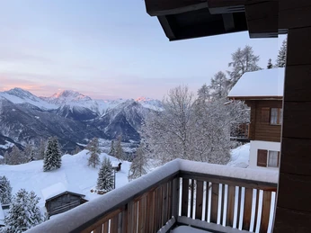 F5DAF59C-4FA0-4F58-81B7-153B24BB0459