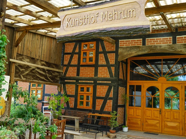 kunsthof-mehrum-eingang-beate-ziehres-zeitorte.jpg