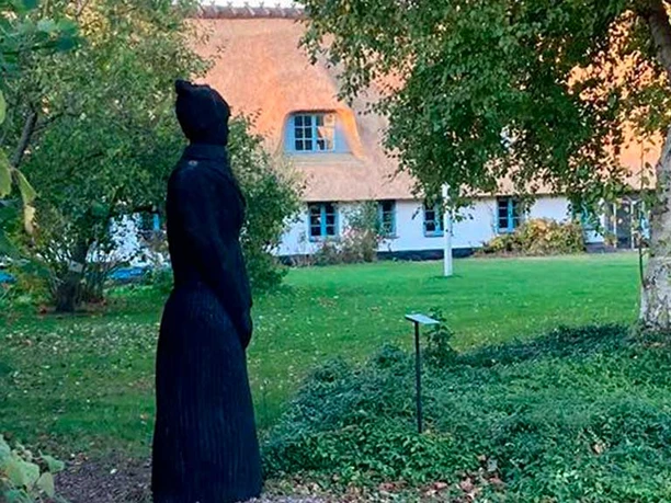 Hattesens Gaard-Fanøpigen Jenny Hattesens Gaard-Fanøpigen Jenny