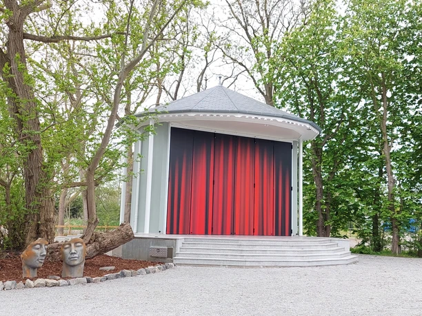 Muschel mit VorhangIII.jpg