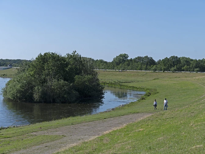 Wandern am AlfseeHiking at the AlfseeVandring ved AlfseeWandelen bij de Alfsee
