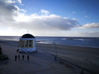 Borkum Wasser, Meer, Häuschen, Himmel, Weite, Wolken