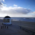 Borkum Wasser, Meer, Häuschen, Himmel, Weite, Wolken
