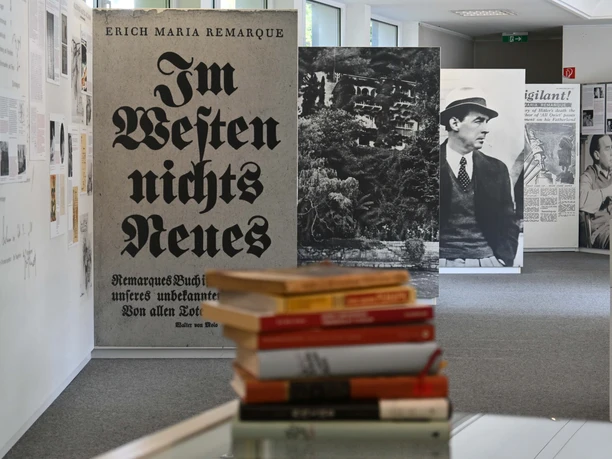 Tentoonstelling in het Erich Remarque Vredescentrum Binnenzicht van het Erich Remarque Vredescentrum
