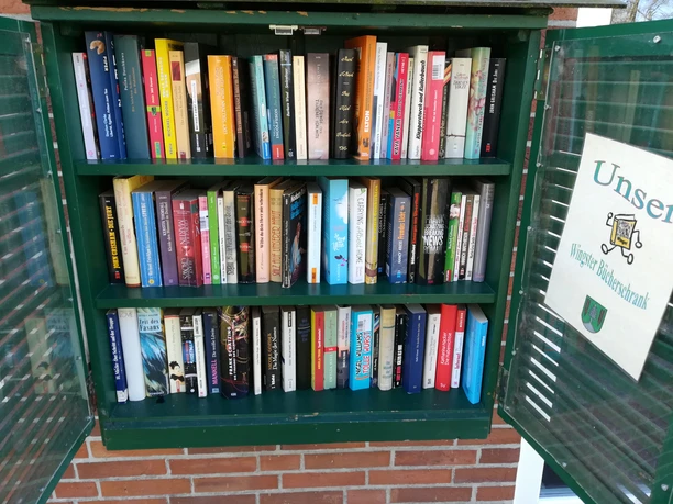 Bücherschrank DGH Wingst