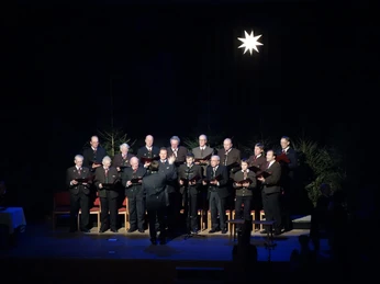 adventssingen-bad-aibling-gesegnete-zeit-kurhaus-krippenspiel-alpenländisch-volksmusik-chor.JPG