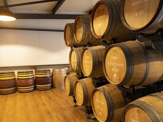 Sempione Distillery Whisky Fässer