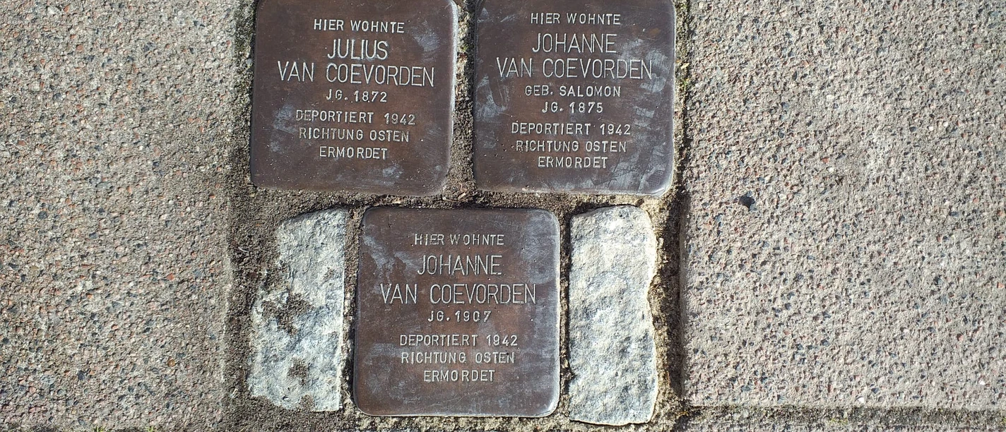 Stolp. Julius, Joh., Joh. vC.jpg