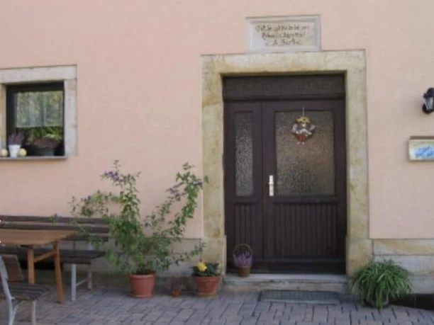 Herzlich Willkommen auf unserem Dreiseitenhof