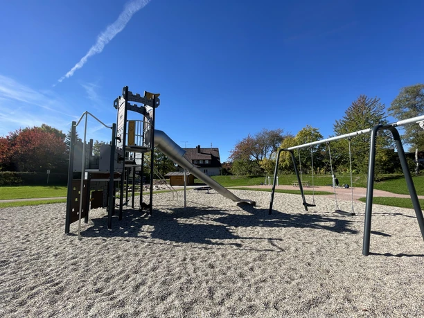 Spielgerät für Kinder auf dem Loßburger Mehrgenerationenplatz
