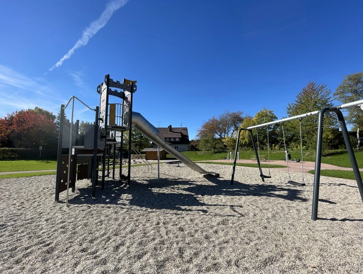 Spielgerät für Kinder auf dem Loßburger Mehrgenerationenplatz